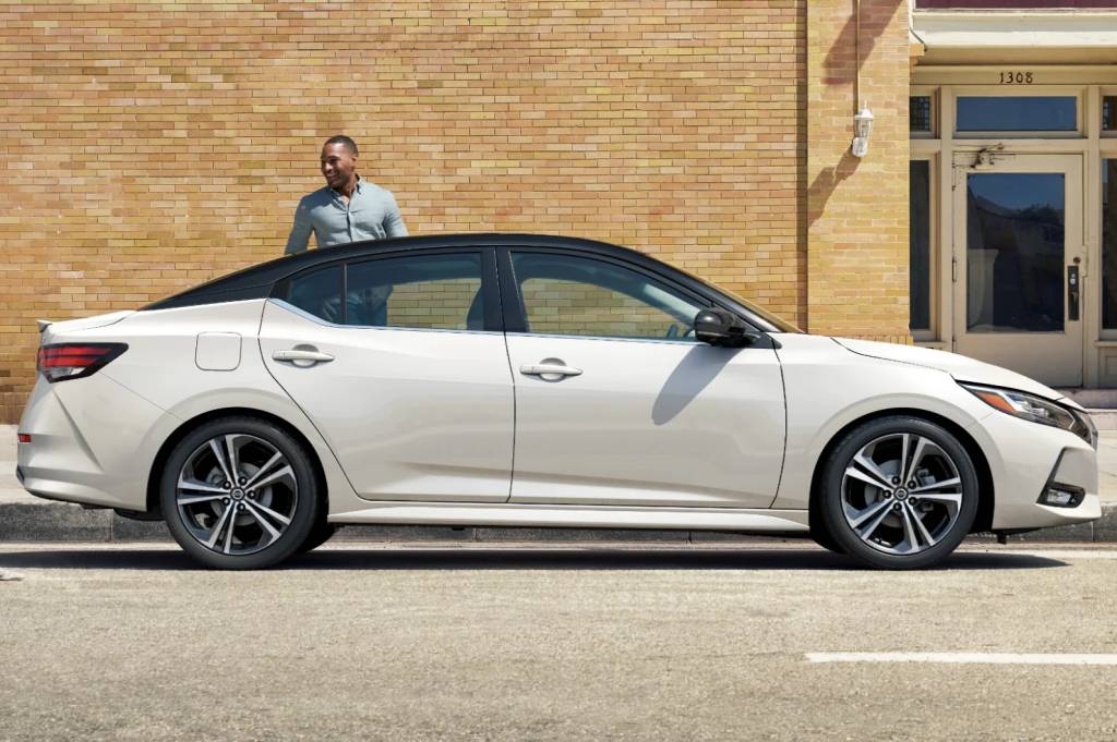 Nissan Sentra 2023 (1) Modelo deve ser lançado no dia 30 de janeiro