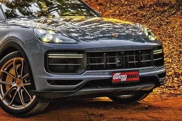 Porsche-Cayenne-GT-testado-por-QUATRO-RODAS Estrutura na grade do Porsche Cayenne é o radar