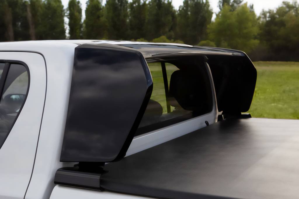 Toyota Hilux GR-S 2024 (2) Santantônio tem jeito de aerofólio