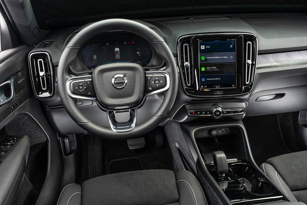 Volvo XC40 Recharge Plus testado por QUATRO RODAS (1) Volvo XC40 Recharge Plus testado por QUATRO RODAS (1)