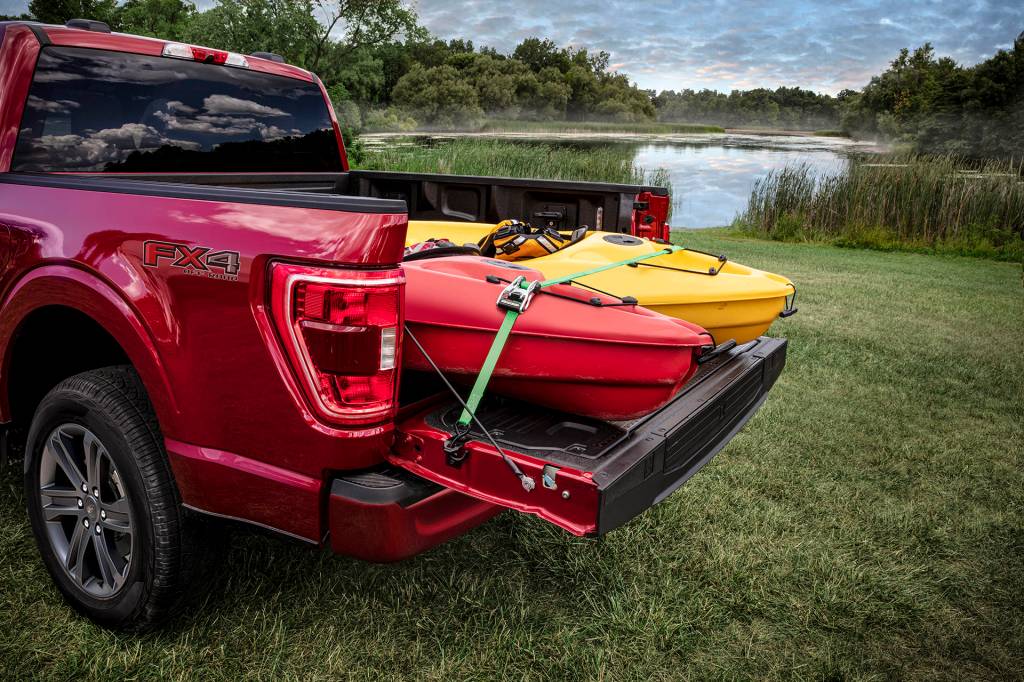 F-150_Lariat (6) Ambas as versões com pacote FX4, que incrementa o conjunto de suspensão