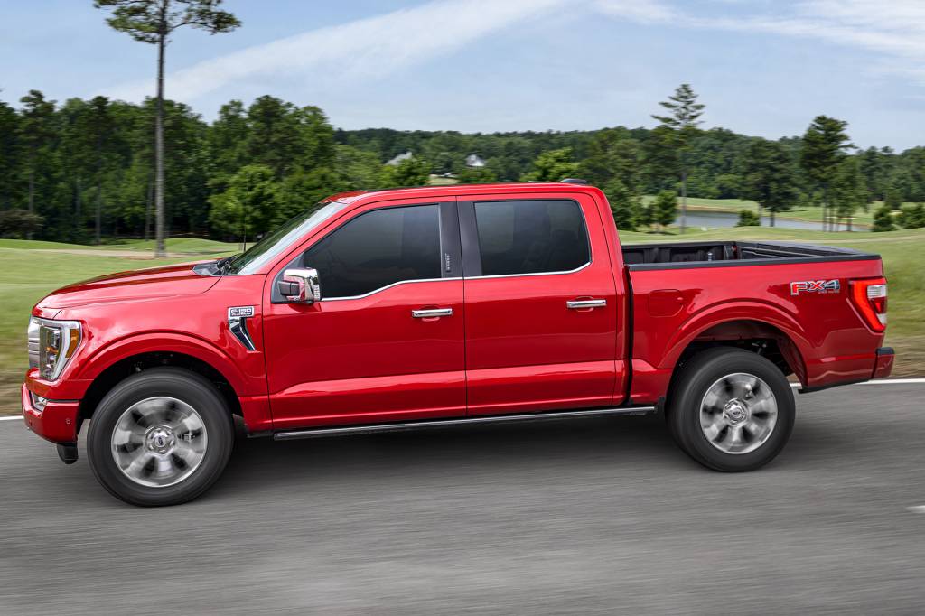 F-150_Platinum_3 Modelos têm cerca de 700 kg de capacidade de carga e 3.500 kg de capacidade de reboque