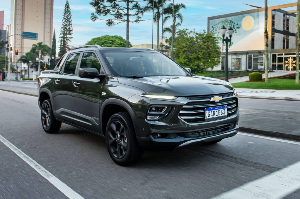 Nova Chevrolet Montana 2023 anda, realmente, como um Tracker com caçamba