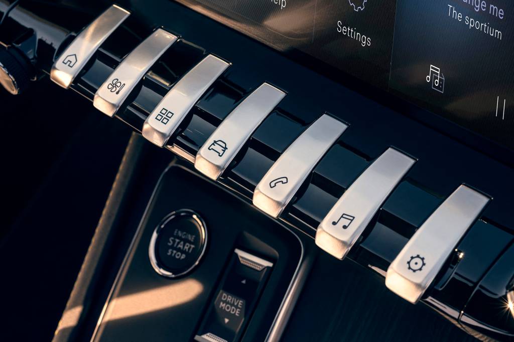 Peugeot 508 Comandos da central imitam teclas de piano