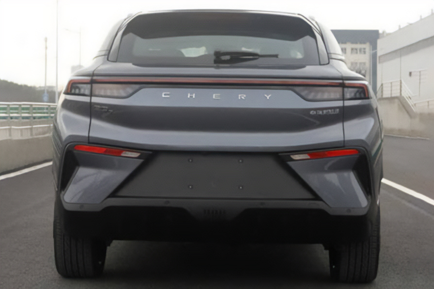 Chery eQ7 (2) Traseira teve mudanças mais sutis, limitadas ao para-choque
