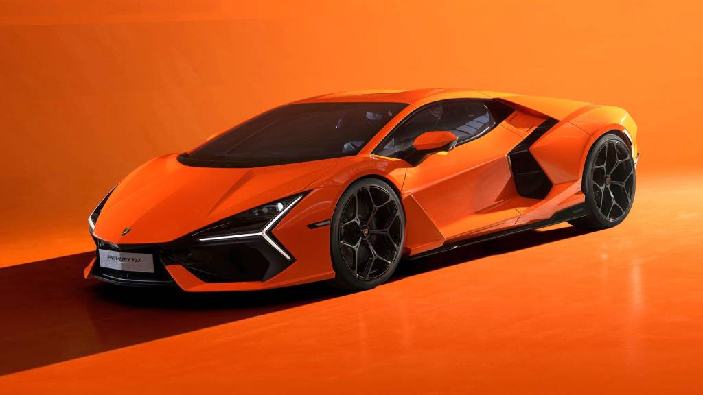 Lamborghini Revuelto 2023