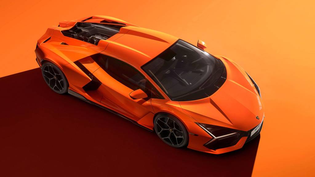 Lamborghini Revuelto 2023