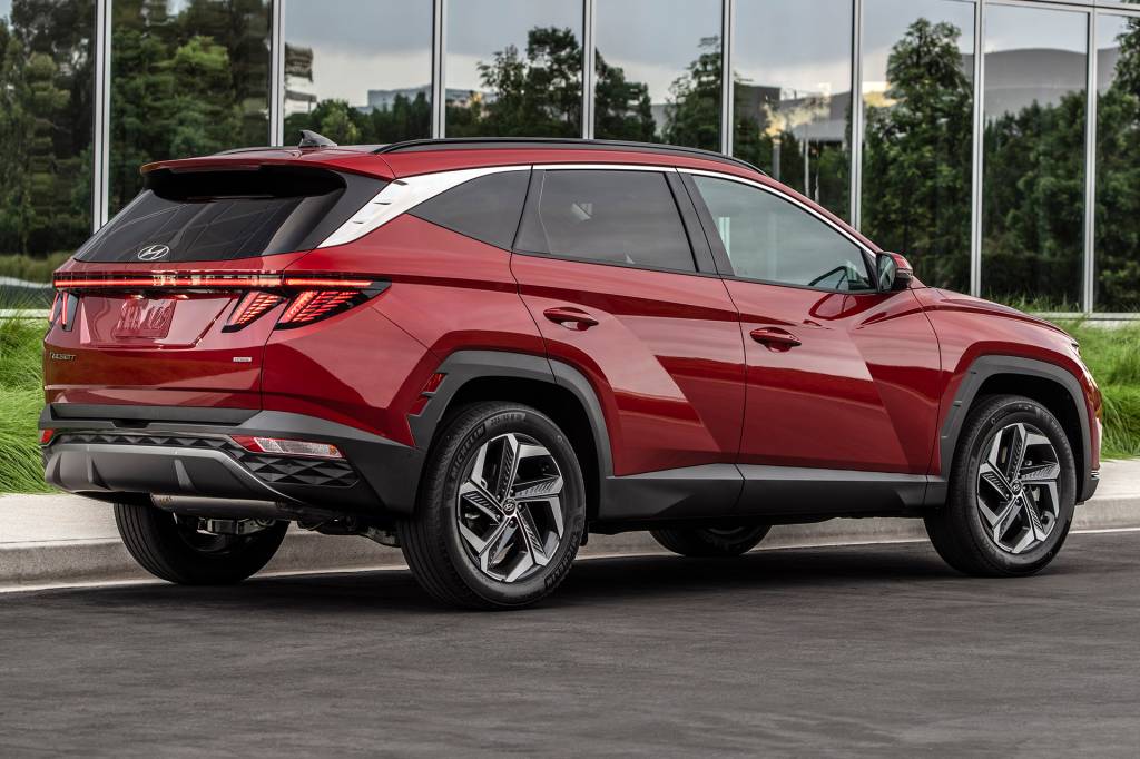 Novo Hyundai Tucson Latera do utilitário se destaca pelos vincados bem evidentes