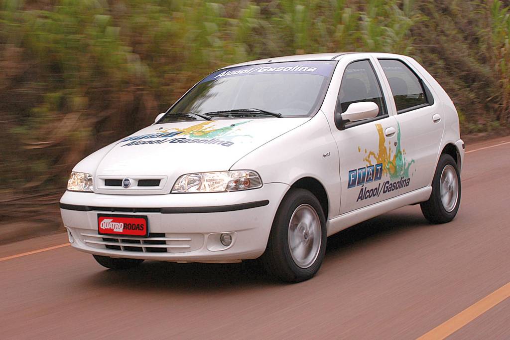 Aos 20 anos, carro flex segue evoluindo para ser alternativa aos elétricos