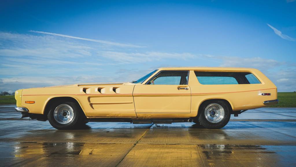 Rolls Royce The Beast (4) Biposto tem escapes laterais