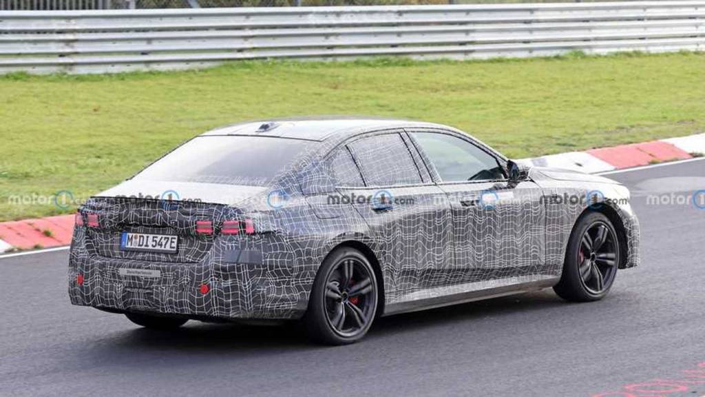 new-bmw-i5-m60-spy-shots-at-nurburgring BMW I5 testes