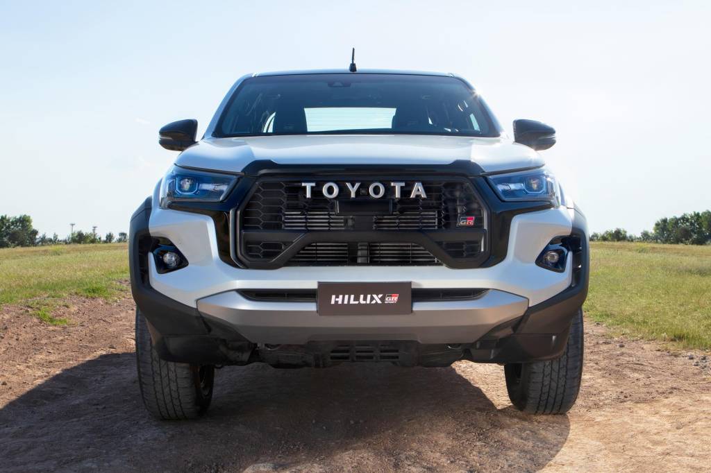 toyota hilux gr-sport 2023 (7) toyota hilux gr-sport 2023