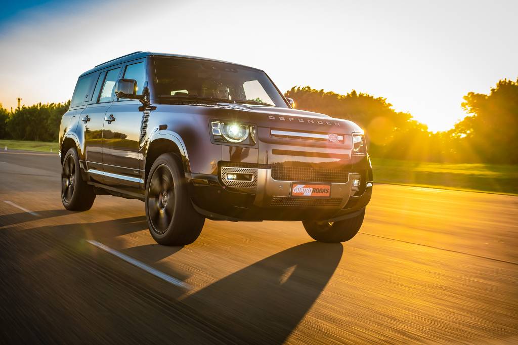 03_LANDX_1FLP7582 Land Rover Defender 130
