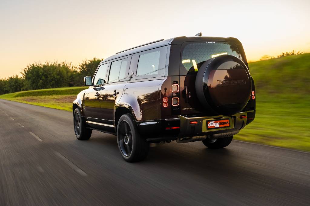 Land Rover Defender 130