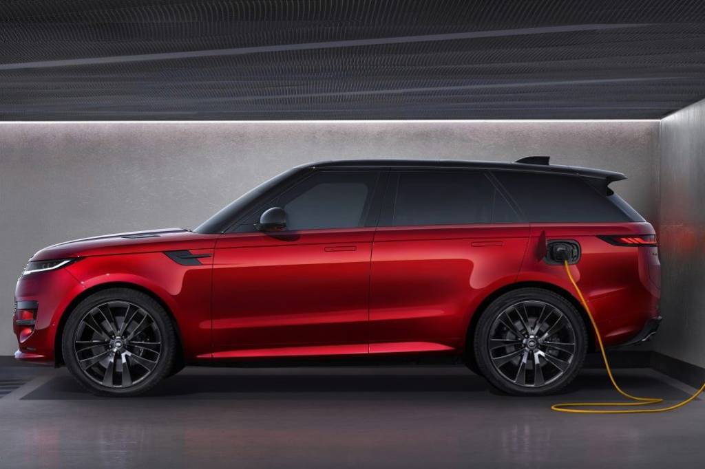 Range Rover Sport ganha versão híbrida de 510 cv e já espera pela elétrica