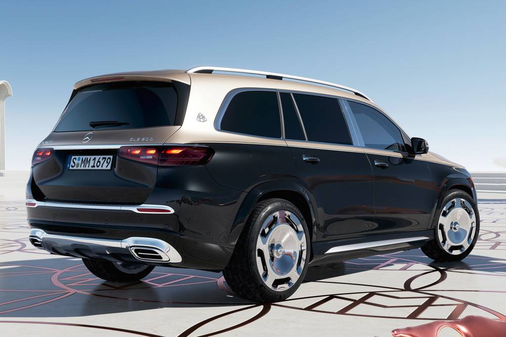 Die neuen GLS Modelle: frische Optik, neue SoftwareThe new GLS models: fresh look, new Software Versão de alto luxo ainda se destaca pelo teto em tons champanhe