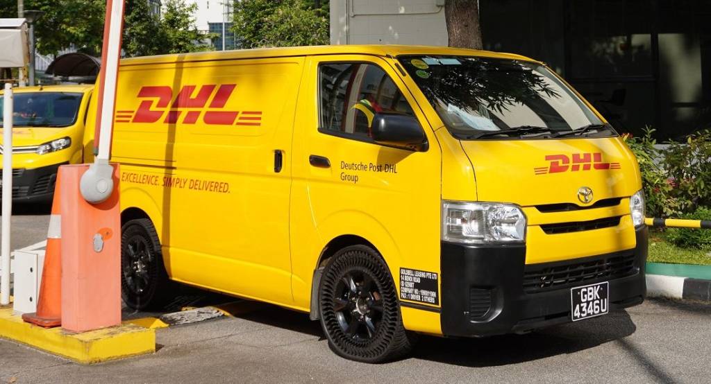 dhl-uptis_1600x600 Toyota HiAce com pneus UPTIS são usadas em programa piloto em Cingapura