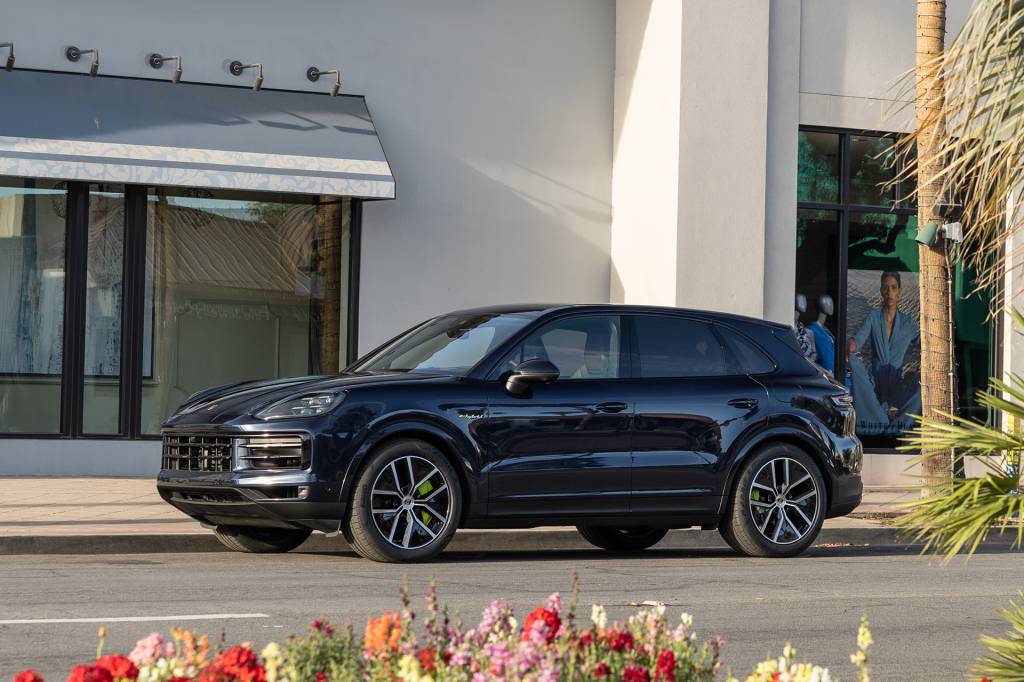 Porsche Cayenne E-Hybrid dirigido por QUATRO RODAS (11) Porsche Cayenne E-Hybrid dirigido por QUATRO RODAS (11)