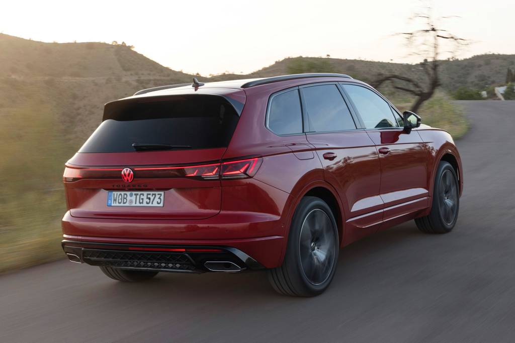 Volkswagen Touareg ganha nova traseira e tem versão híbrida de 462 cv