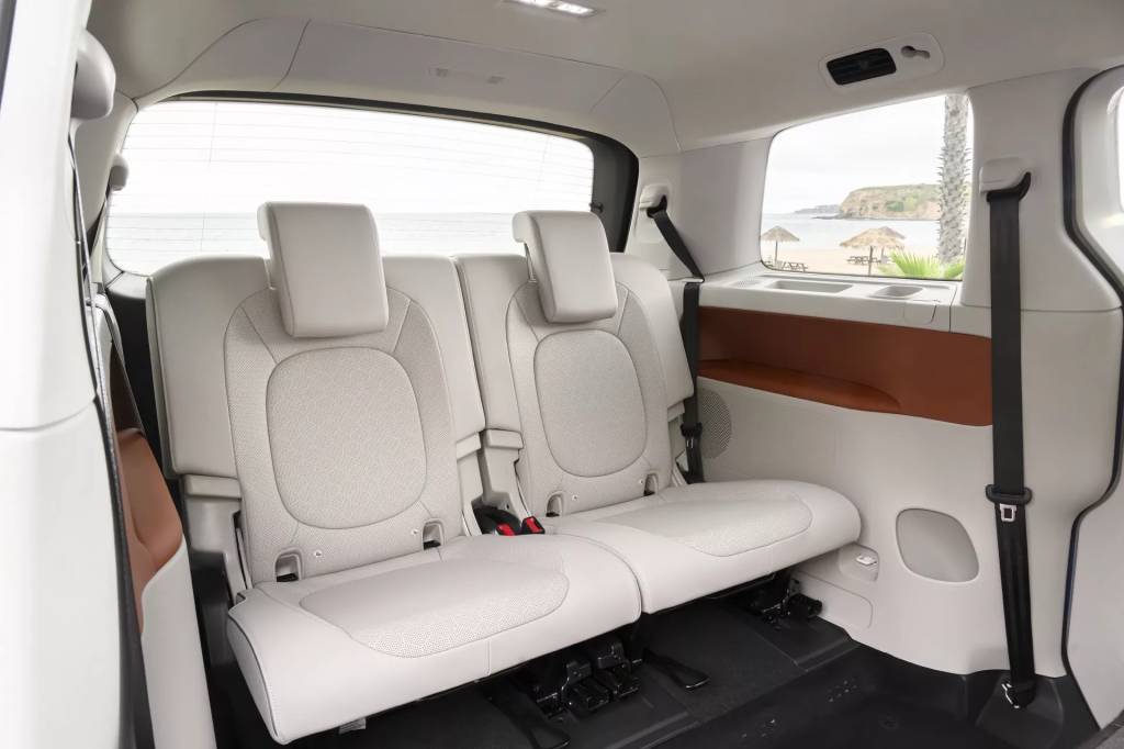 2024-Volkswagen-ID-Buzz-3-Row-North-American-Spec-32 2024-Volkswagen-ID-Buzz-3-Row-North-American-Spec-32