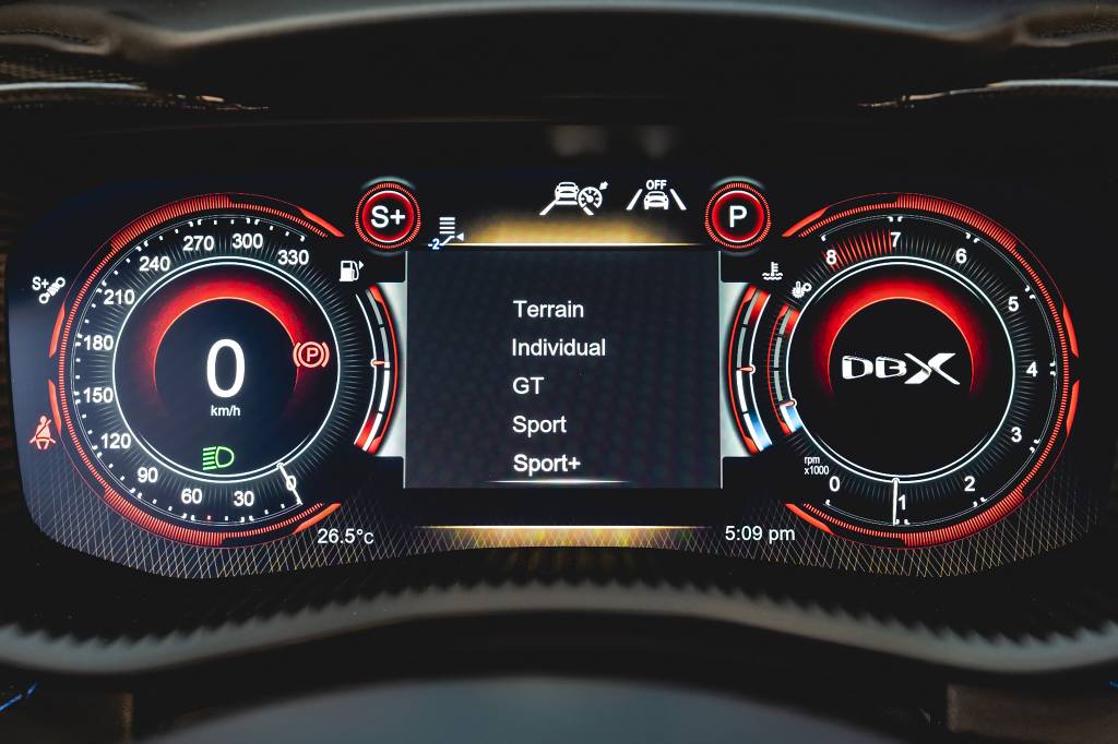 Aston Martin DBX707 2024 (19) Aston Martin DBX707 2024