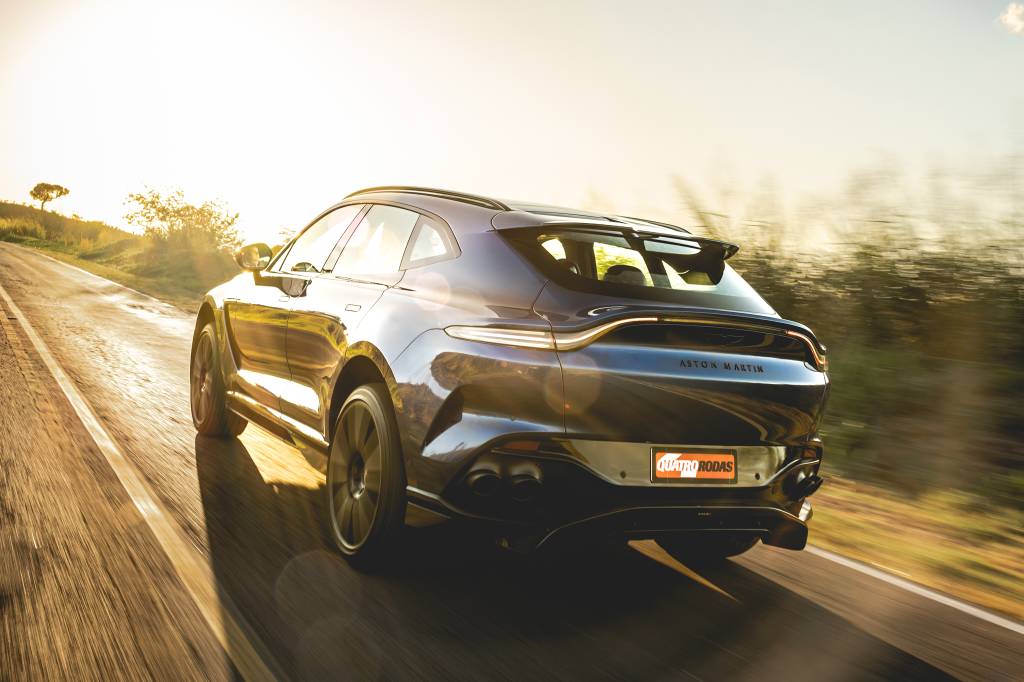 Aston Martin DBX707 2024 (6) Aston Martin DBX707 2024