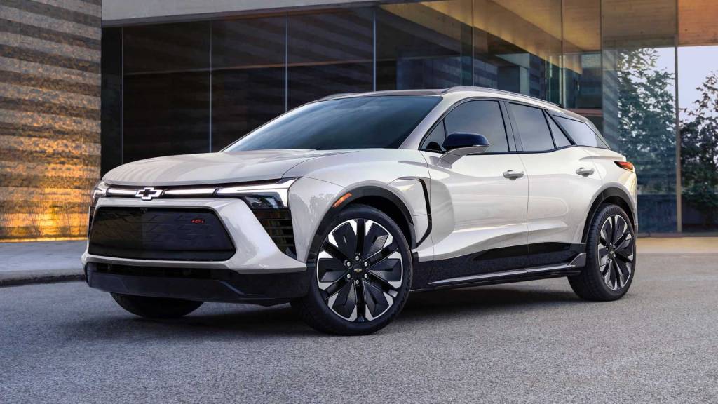 2024-chevrolet-blazer-ev-rs-exterior-front-three-quarter-view