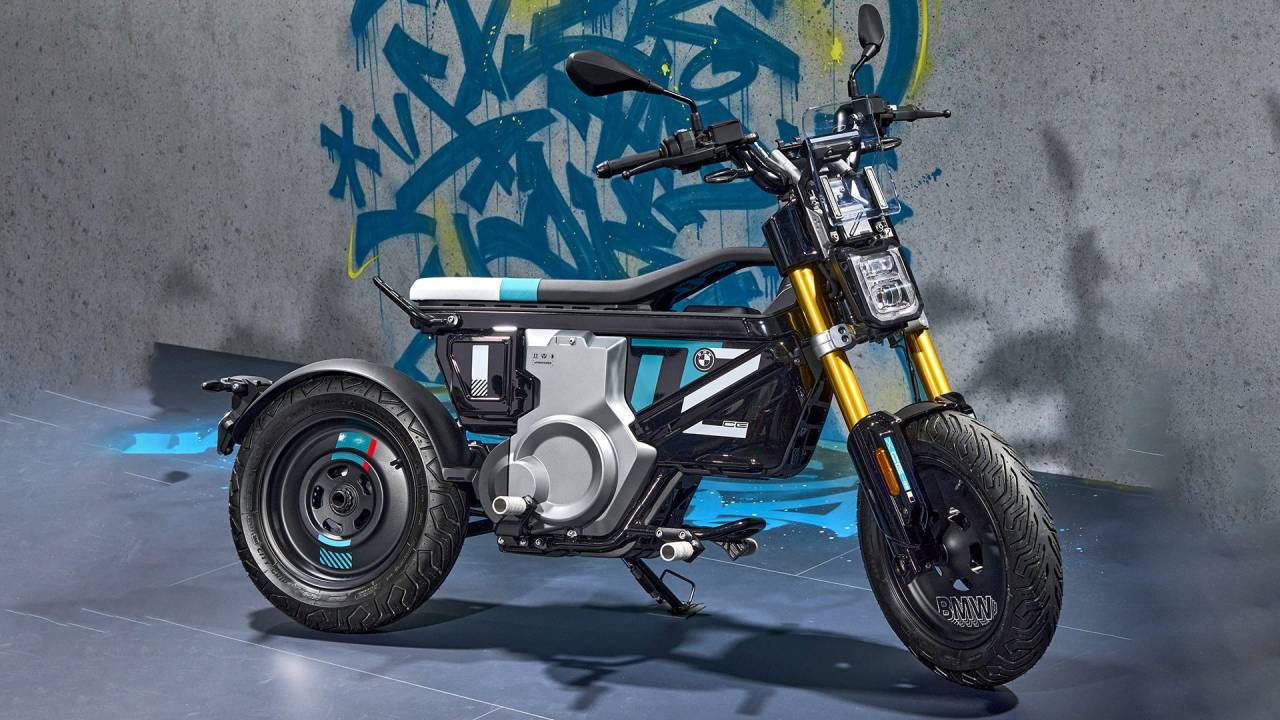 Nova BMW CE 02