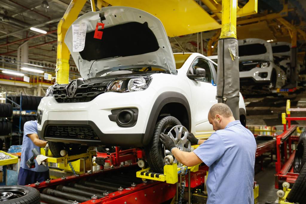 Renault manda 1.000 trabalhadores para casa por conta de vendas fracas
