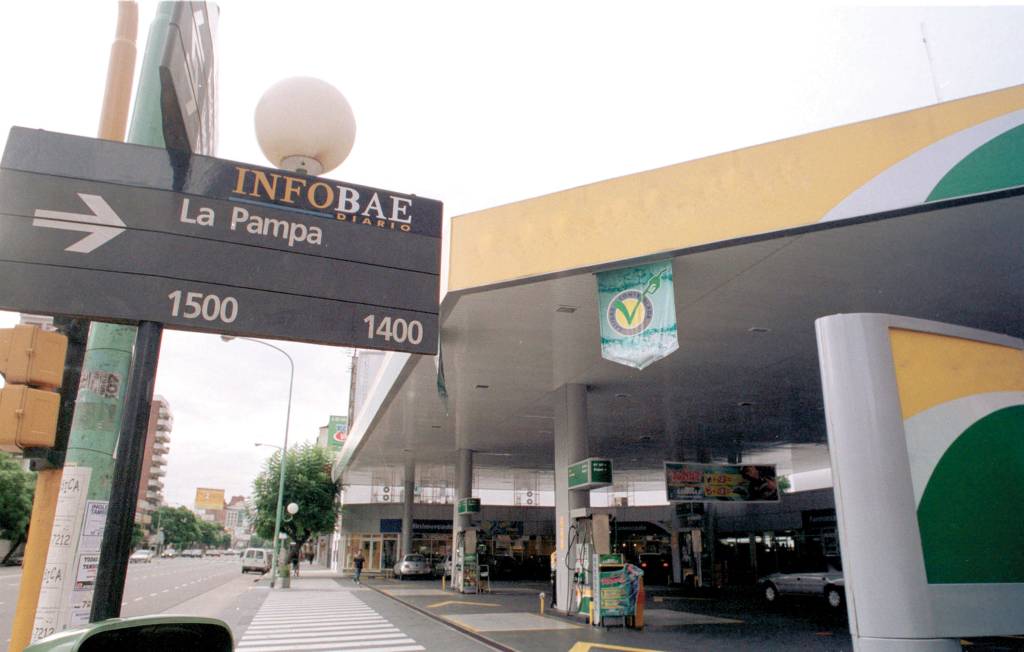 Carro brasileiro pode rodar com a gasolina pura de países vizinhos?