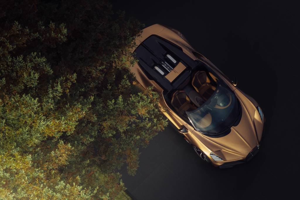 08 BUGATTI The Quail 2023 Bugatti Mistral dourado