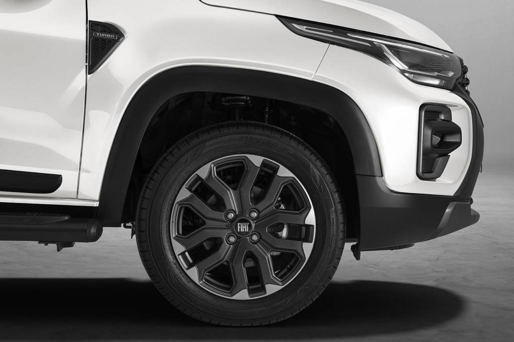 Fiat Strada Ultra 2024 Versões Ultra e Ranch têm rodas exclusivas para cada uma