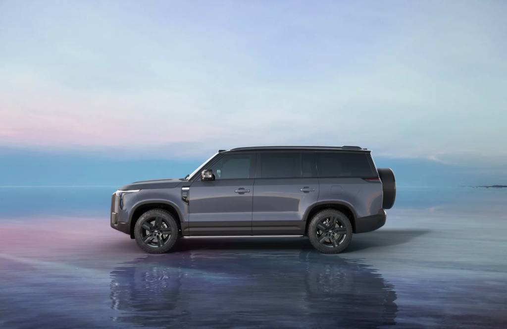 Polestones-01-SUV-1 Polestones-01-SUV-1