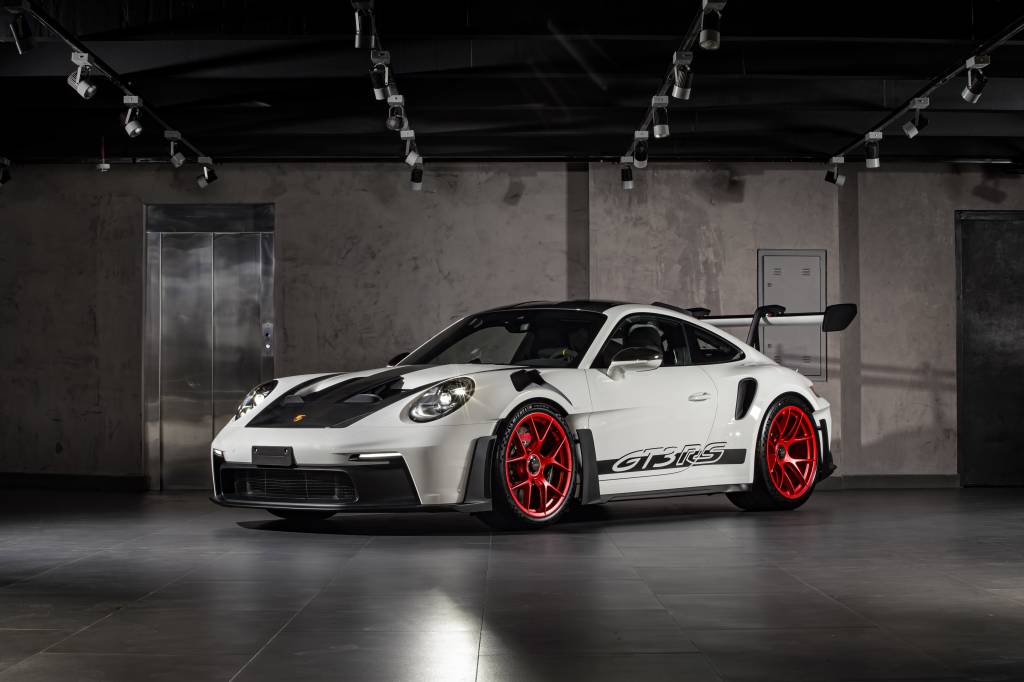 edit-Porsche 911 GT3 RS 11448_1 Porsche 911 GT3 RS 2024 tem asa traseira gigante e custa R$ 1.920.000
