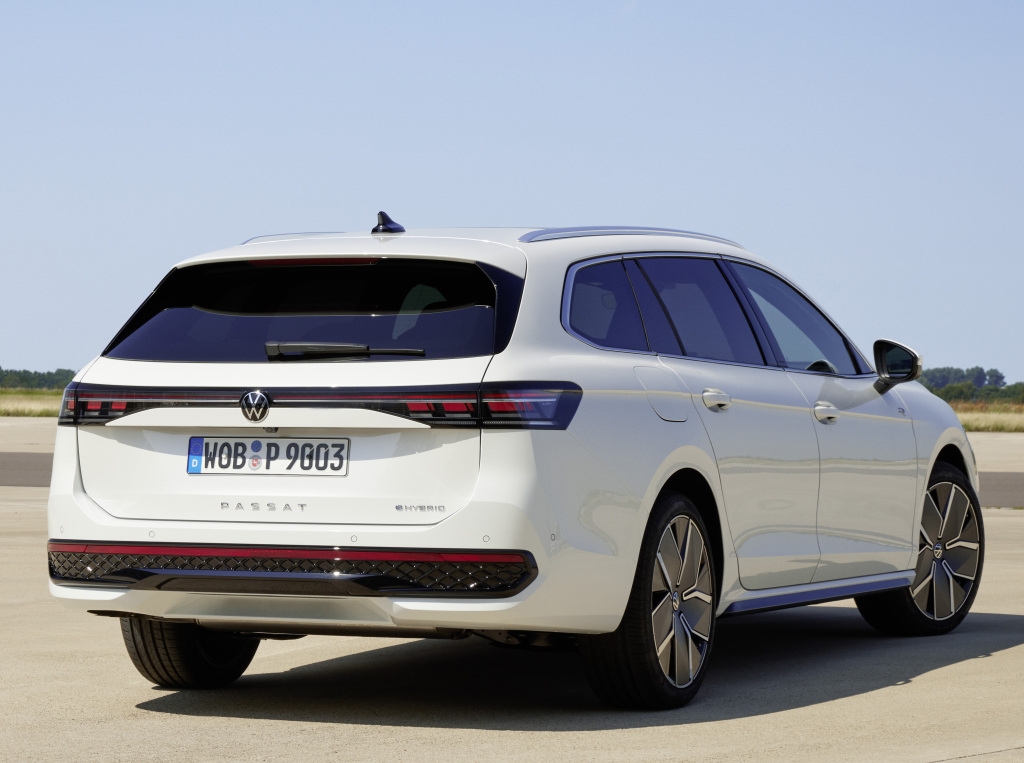 volkswagen_passat_ehybrid_r-line_variant_1_0a3604e6100d0bf7 Volkswagen Passat Variant