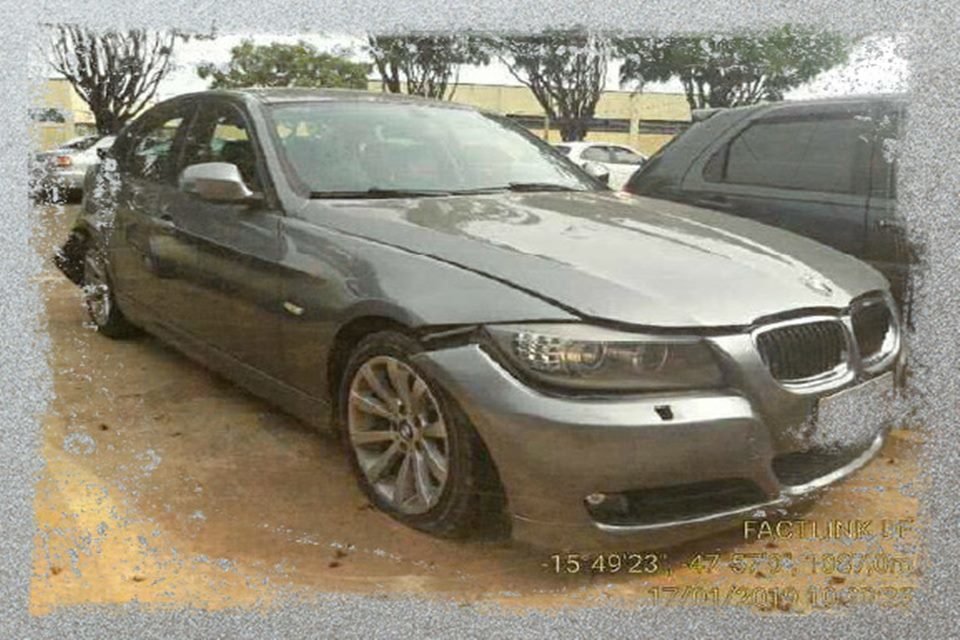 Carro-12-1-960×640 Carro envolvido em acidente proposital no DF