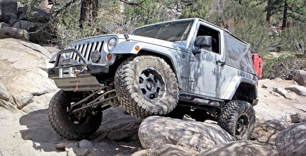 É normal que pneus de uso fora de estrada causem trepidações?