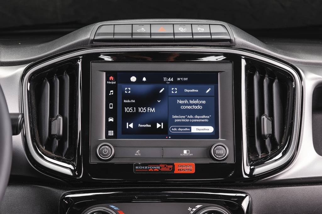CHEVROLET mONTANA x FIAT sTRADA CHEVROLET mONTANA x FIAT sTRADA