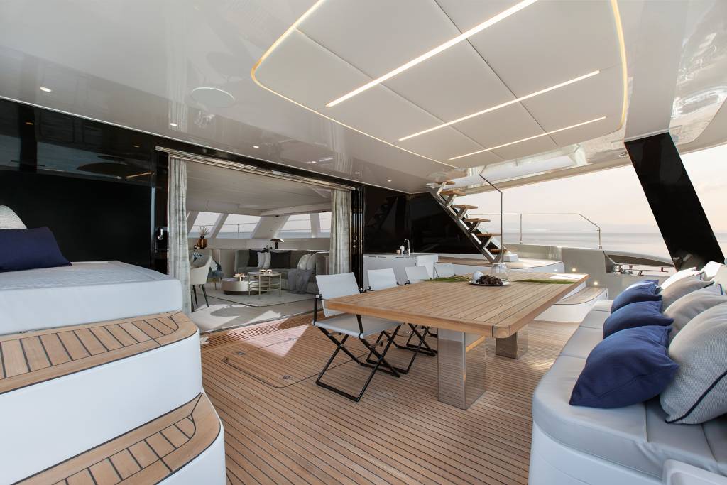 60-sunreef-power-exterior-04-3 Sunreef 60 Alonso