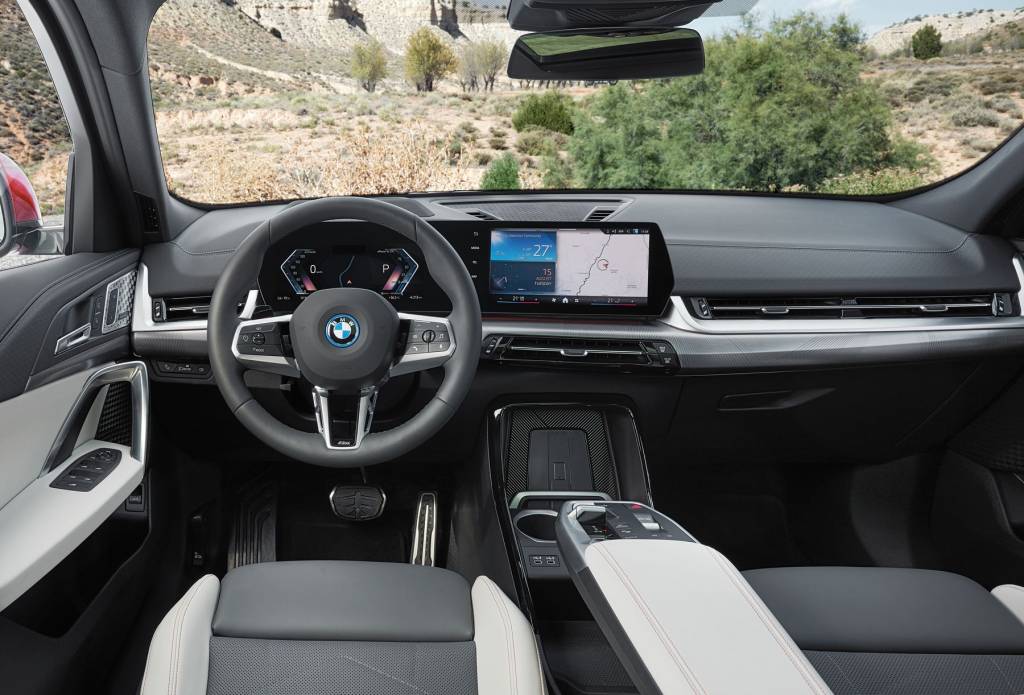 BMW iX2 xDrive30 7 BMW iX2
