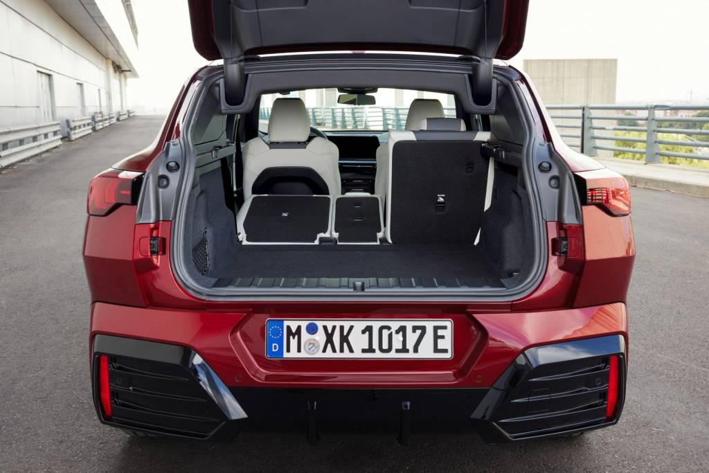 BMW iX2 xDrive30 9 BMW iX2