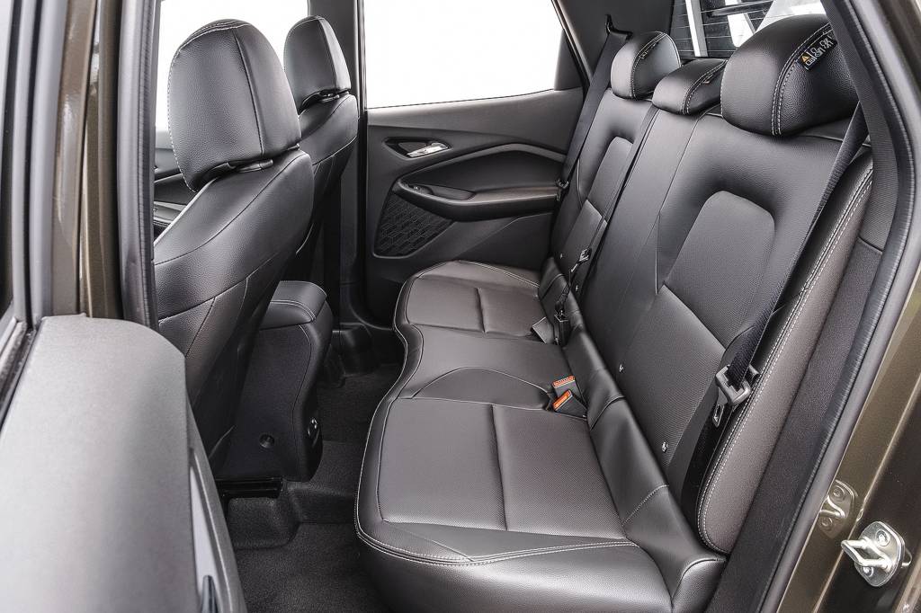CHEVROLET mONTANA x FIAT sTRADA CHEVROLET mONTANA x FIAT sTRADA