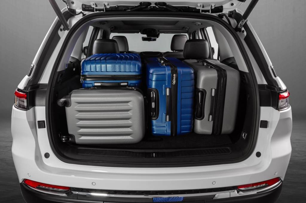 Jeep_Grand_Cherokee_4xe_065 Porta-malas tem 580 litros