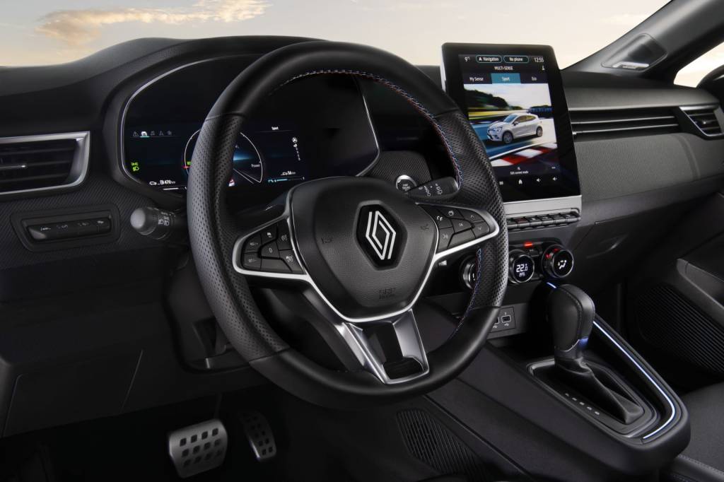 renault_clio_e-tech_esprit_alpine_65 Volante é igual ao do Clio europeu (foto), incluindo novo emblema da Renault