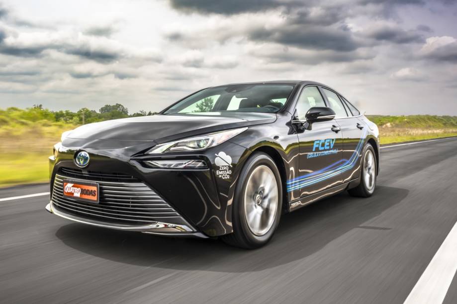 Brasil tem meios únicos de gerar hidrogênio, e o Toyota Mirai está aqui para testá-los