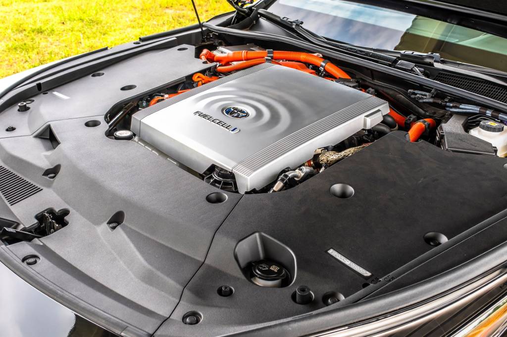 Toyota Mirai, carro a hidrogênio testado no Brasil por QUATRO RODAS (32) Toyota Mirai, carro a hidrogênio testado no Brasil por QUATRO RODAS (32)