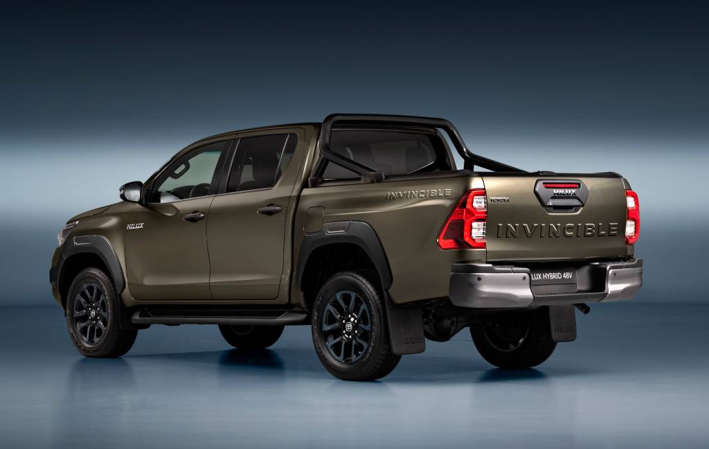 2023-hilux-hybrid-48v-main-02 (2) Toyota Hilux Hybrid