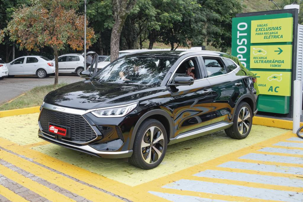 Vendas carros híbridos e elétricos no Brasil podem crescer 61% em 2024