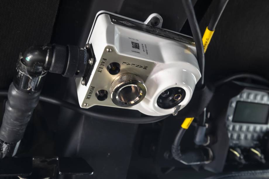 Sistema óptico identifica incêndio e ativa o extintor sozinho Sistema óptico identifica incêndio e ativa o extintor sozinho