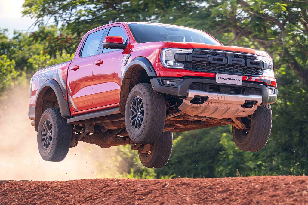 Como anda (e voa) a Ford Ranger Raptor, picape de 397 cv e R$ 448.600